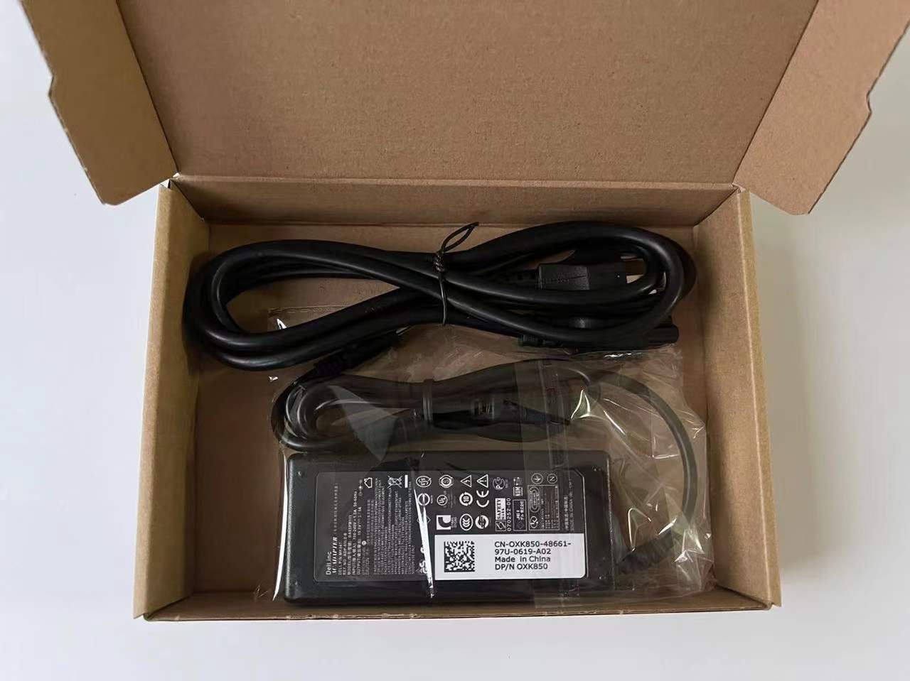 NEW Genuine 0RT74M LA90PM111 PA-1900 AC Adapter Charger 19.5V 4.62A 90W for Dell