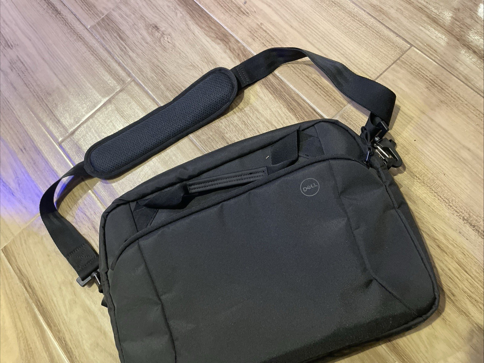 Dell Black 15in Shoulder/Messenger Laptop Bag Polyester Padded Adjustable Strap