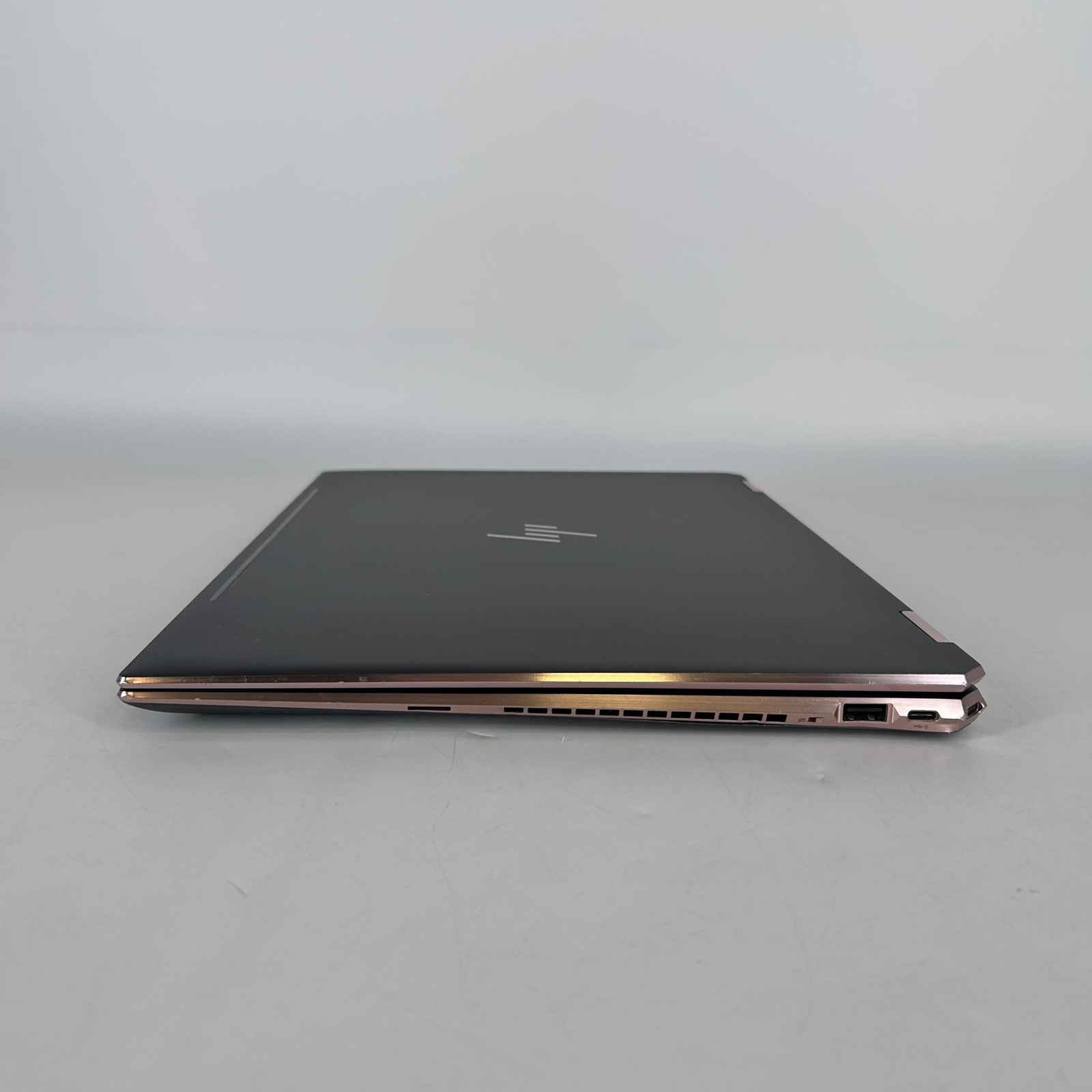 HP Spectre 15 x360 4K TOUCH i7-8565U 1.80GHz 16GB 1TB SSD MX150 – Bad Battery