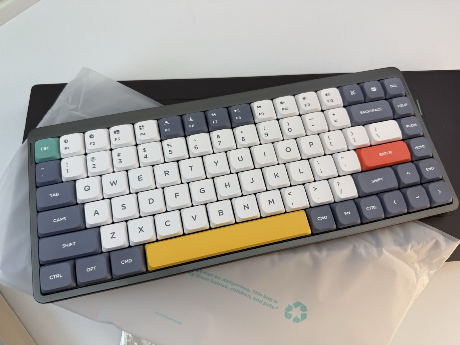Nuphy Air75 v1 Mechanical Keyboard Gateron Brown Switches ANSI Layout *NEW*