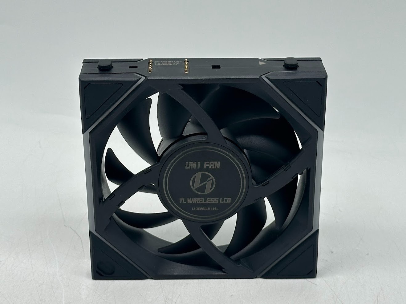 Lian Li UNI FAN TL120 V2 LCD Reverse Blade Wireless Fluid Dynamic Bearing 120mm