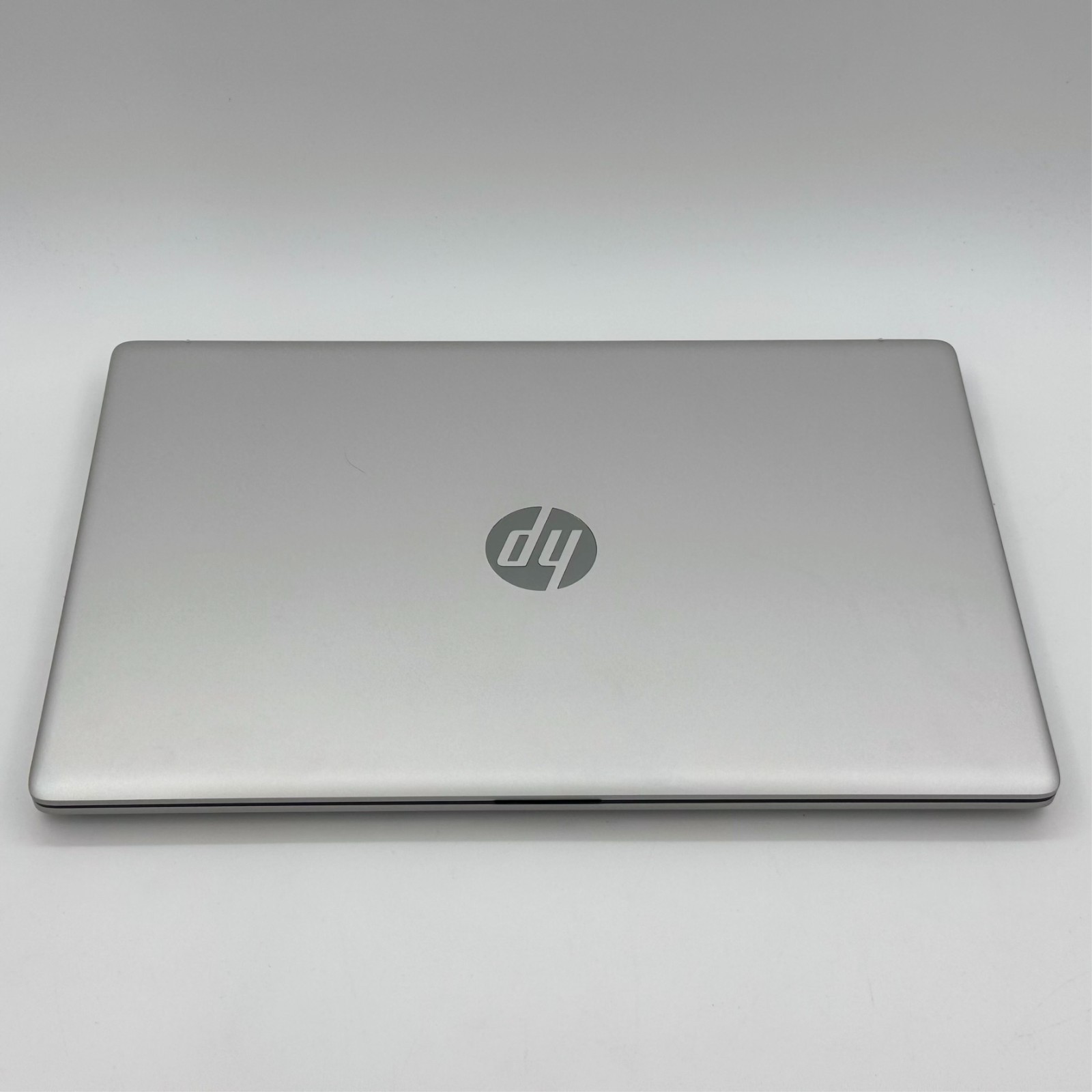 HP 17.3″ FHD IPS Laptop AMD Ryzen 5 7520U 8GB RAM 512GB SSD 17-cp2025dx
