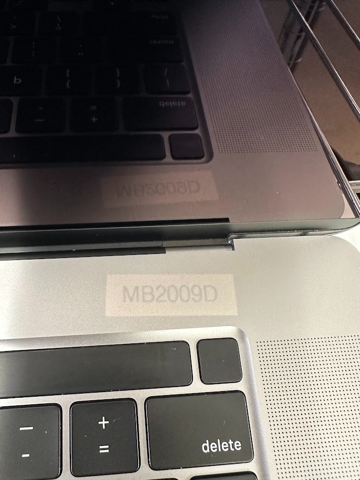 Apple MacBook Pro (A2141) Core i9 9880H, 64GB DDR4, Radeon Pro 5500M, 512GB SSD
