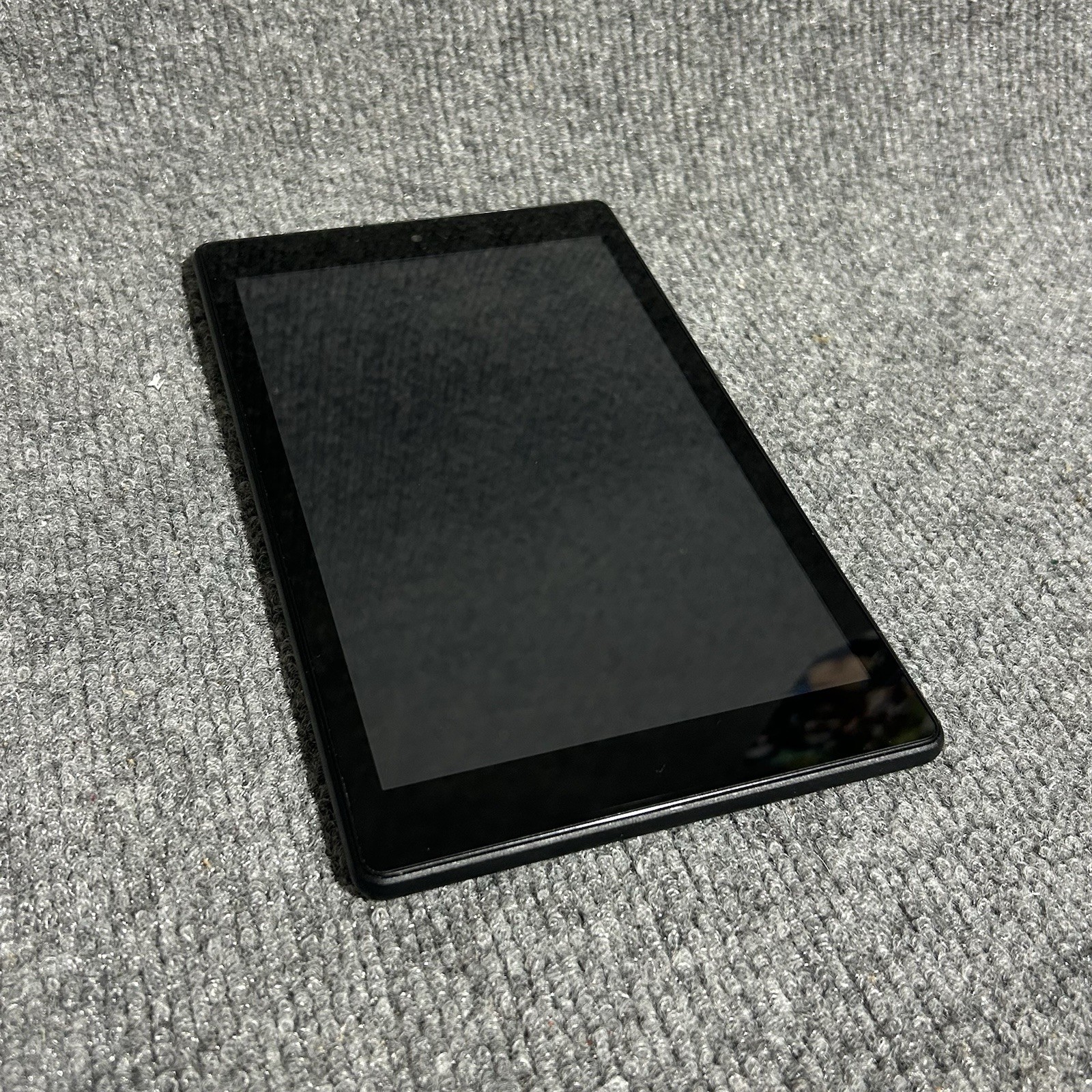 Amazon Fire HD 8 (8th Gen) L5S83A Tablet (Wi-Fi) – 32GB Black 8” Screen