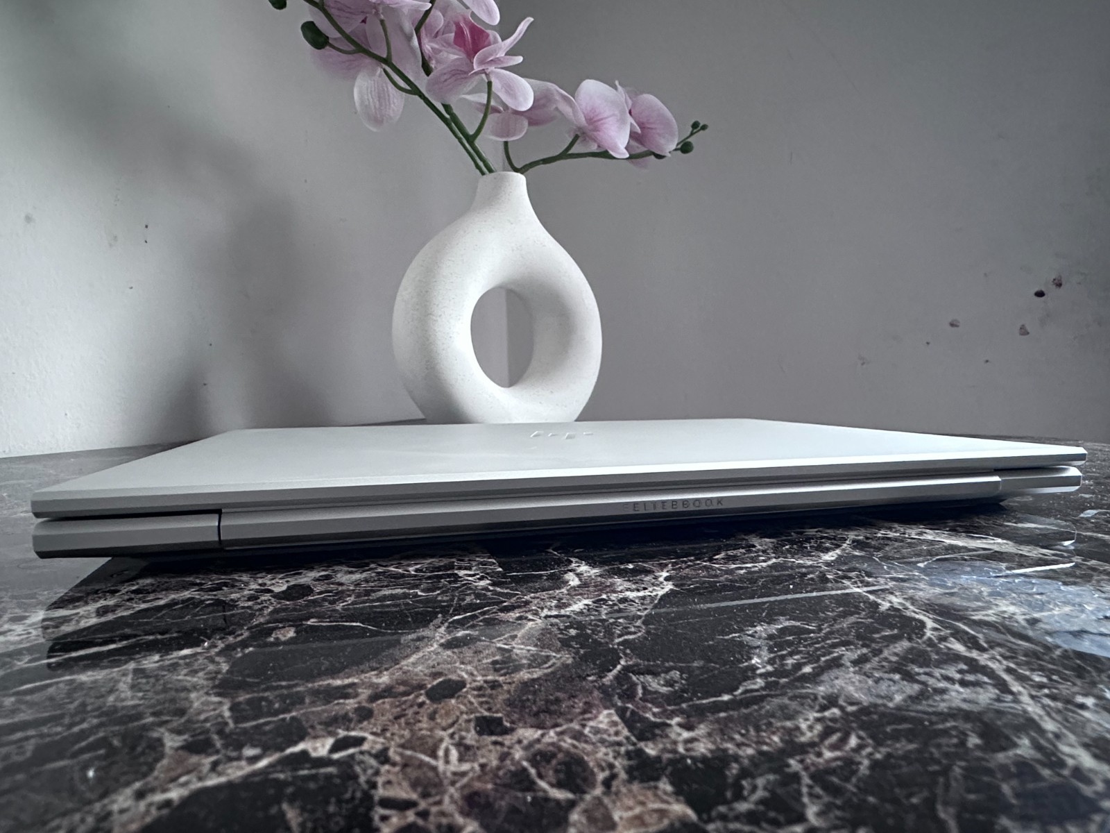 HP EliteBook AMD Ryzen 5 PRO 4650U with Radeon Graphics (2.10 GHz)