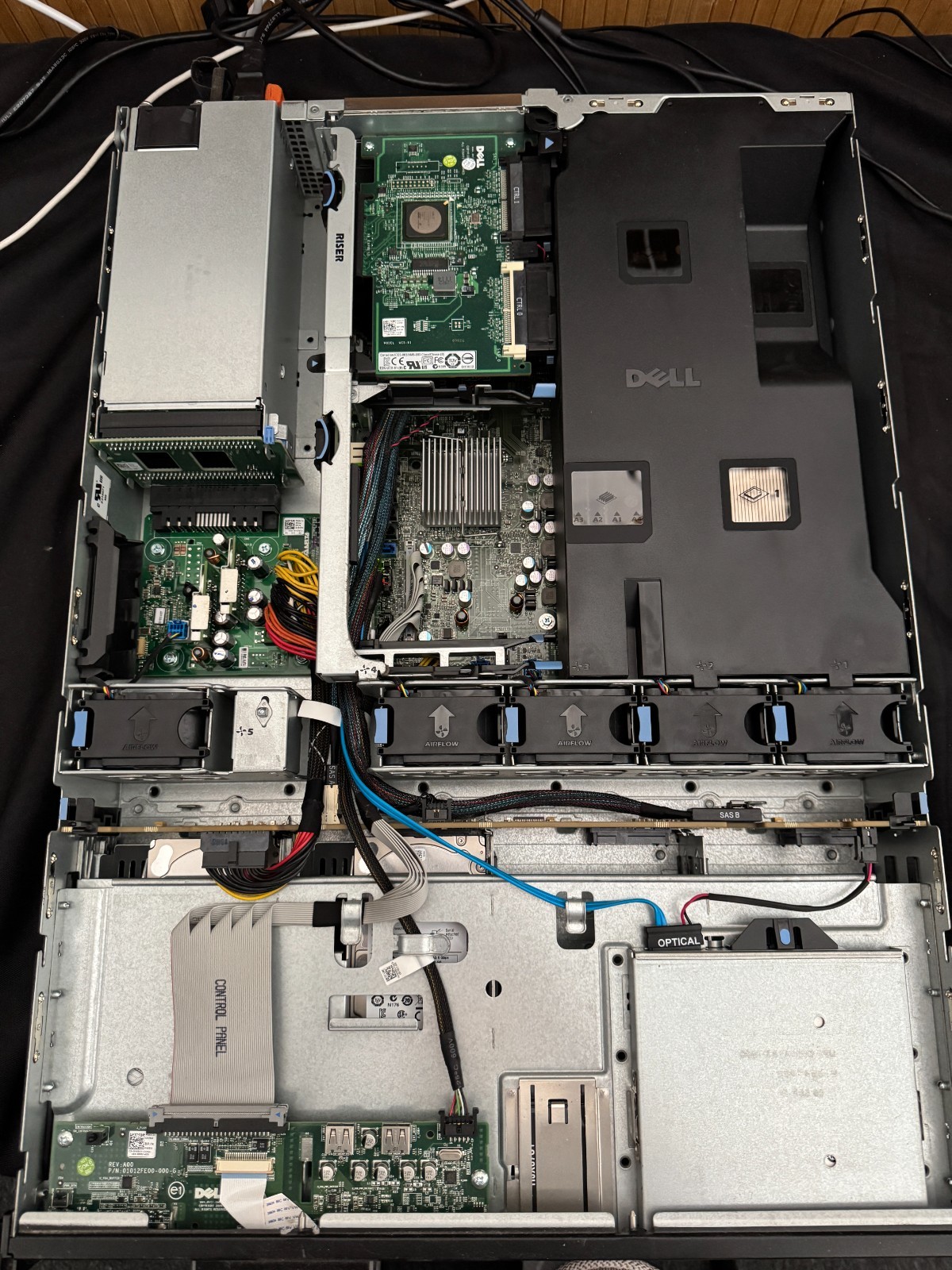 Dell PowerEdge R510 Intel Xeon E5645 @ 2.40GHz 8GB RAM 4x300GB 10K HDD 750W PSU