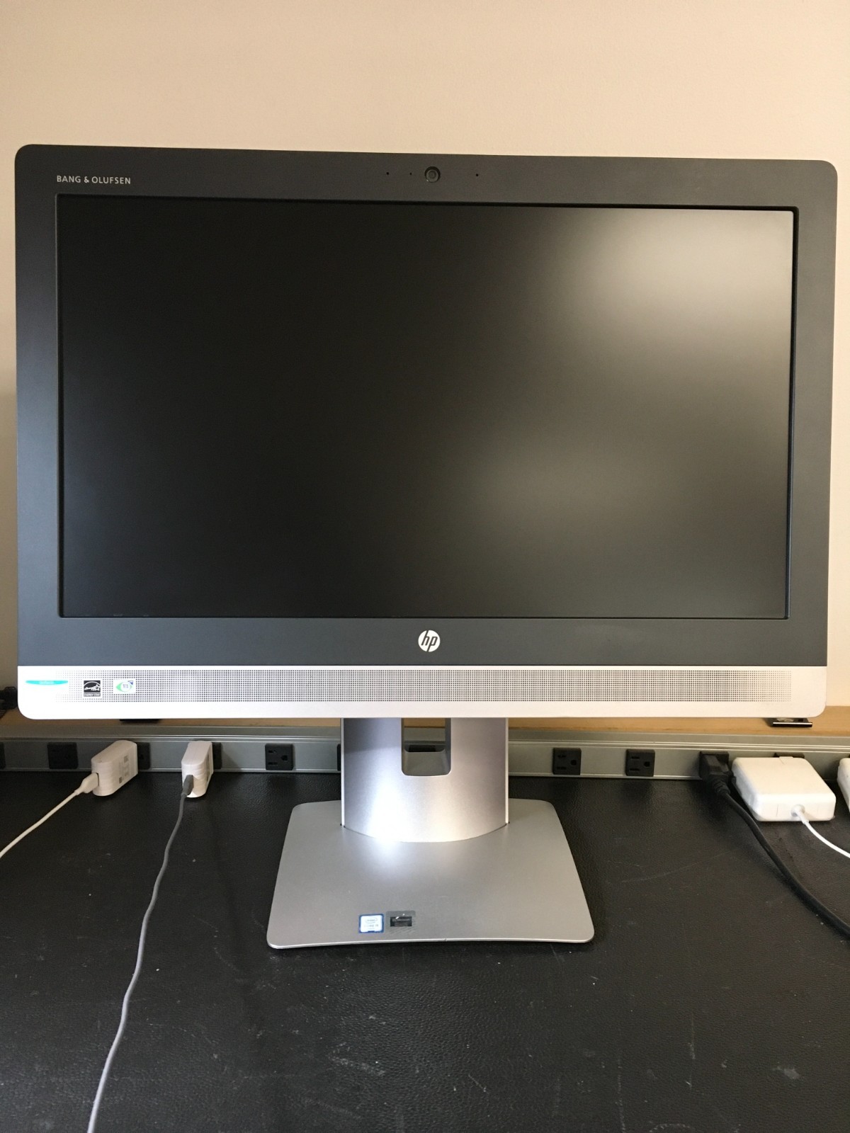 HP EliteOne 800 G2 23″All In One Core i5-6500U 3.20GHz 8GB RAM 256 SSD WIN 10