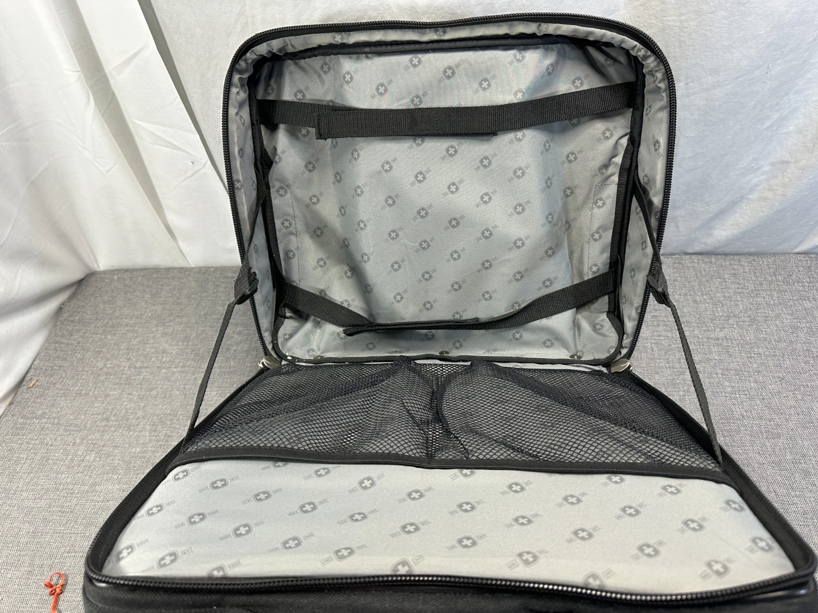 Wenger Swiss Gear Granada Pro Rolling Travel Laptop Case Carry on Briefcase