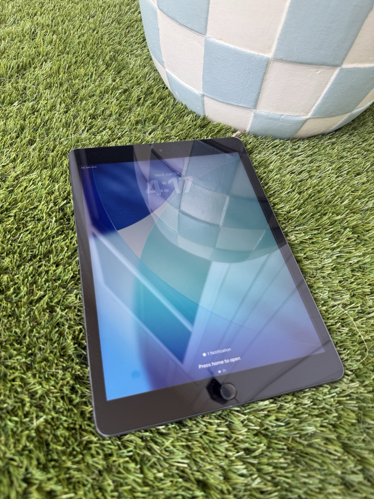 Apple iPad 9th Gen (2021) 64GB Space Gray Wi-Fi + Cellular – Excellent Condition