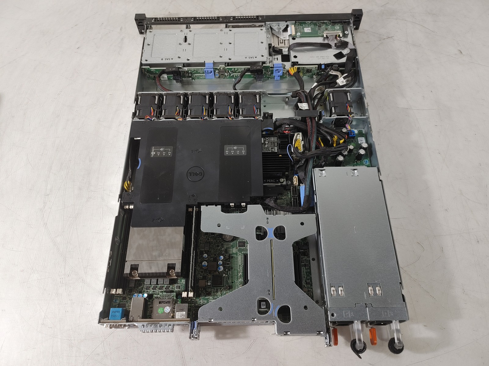 Dell PowerEdge R430 2.40 GHz Intel Xeon E5-2630 v3 32 GB DDR4 Server No