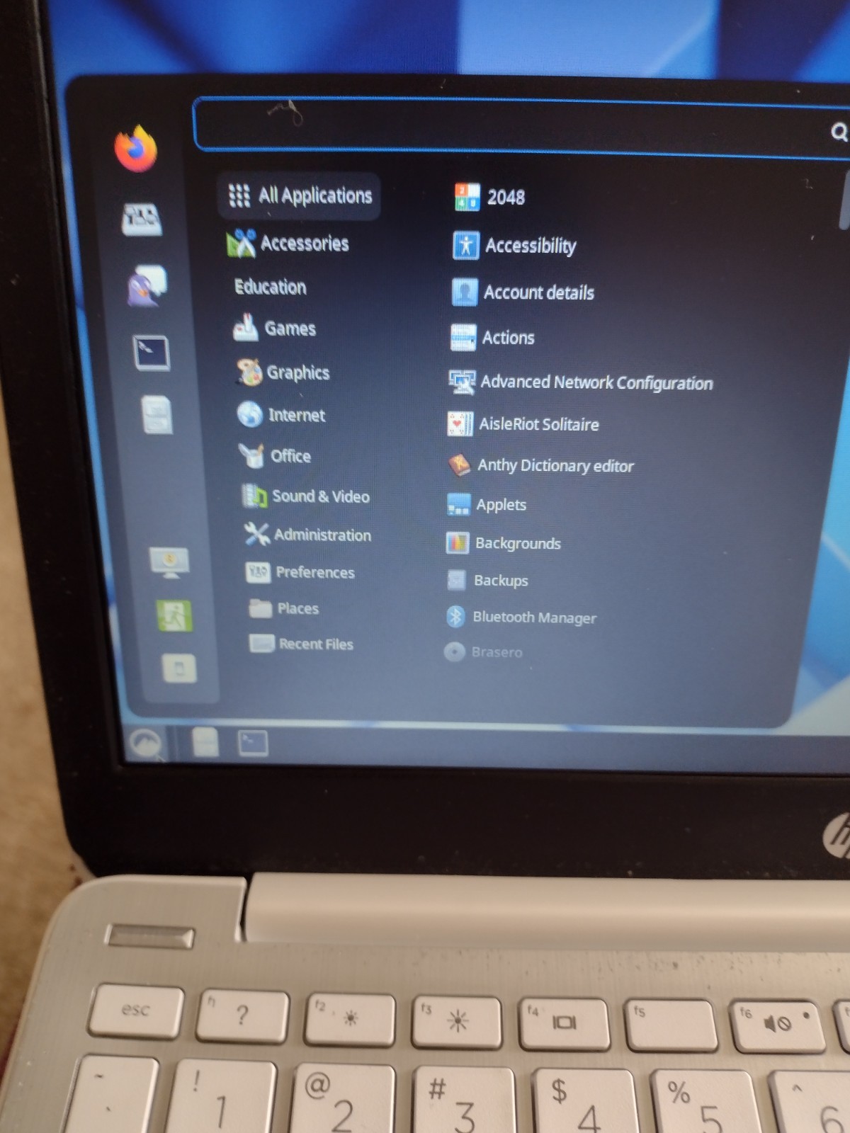HP Stream 11-ak0035nr Intel ATOM X5-E8000 4GB/32GB/11.6″ NICE GOOD BATT DEBIAN