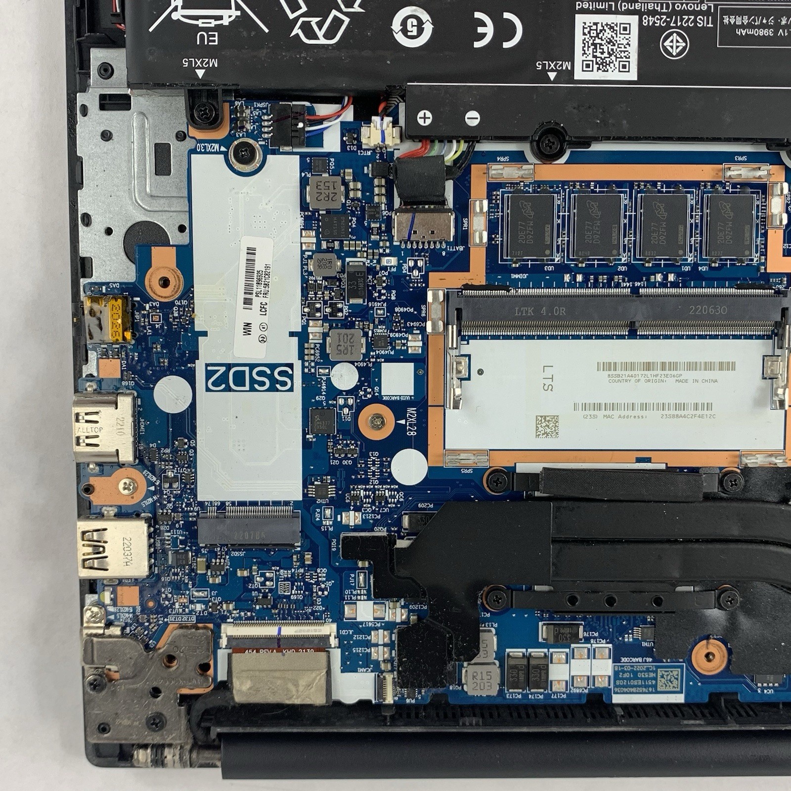 Lenovo ThinkPad E15 Gen 3 15.6″ Ryzen 5 5500U 2.1 GHz 8 GB RAM No OS/HDD/AC Dent