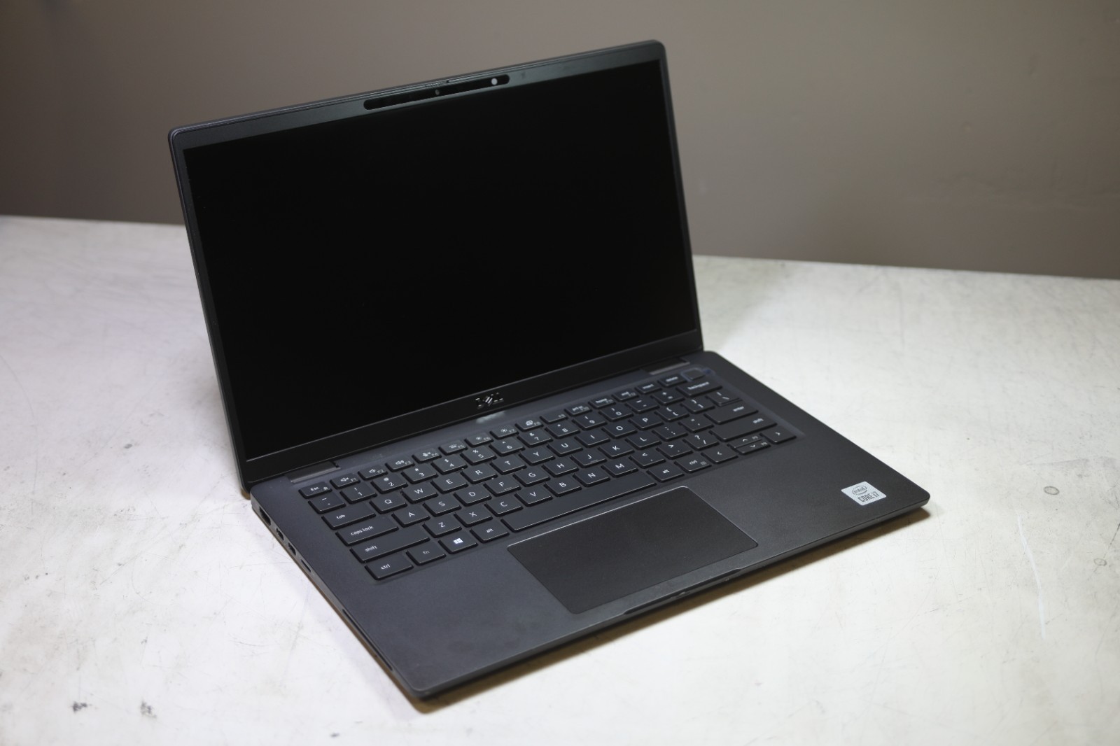 Latitude 7410 Intel(R) Core(TM) i7-10610U CPU @ 1.80GHz-32GB RAM-1TB NVMe-WIN 11
