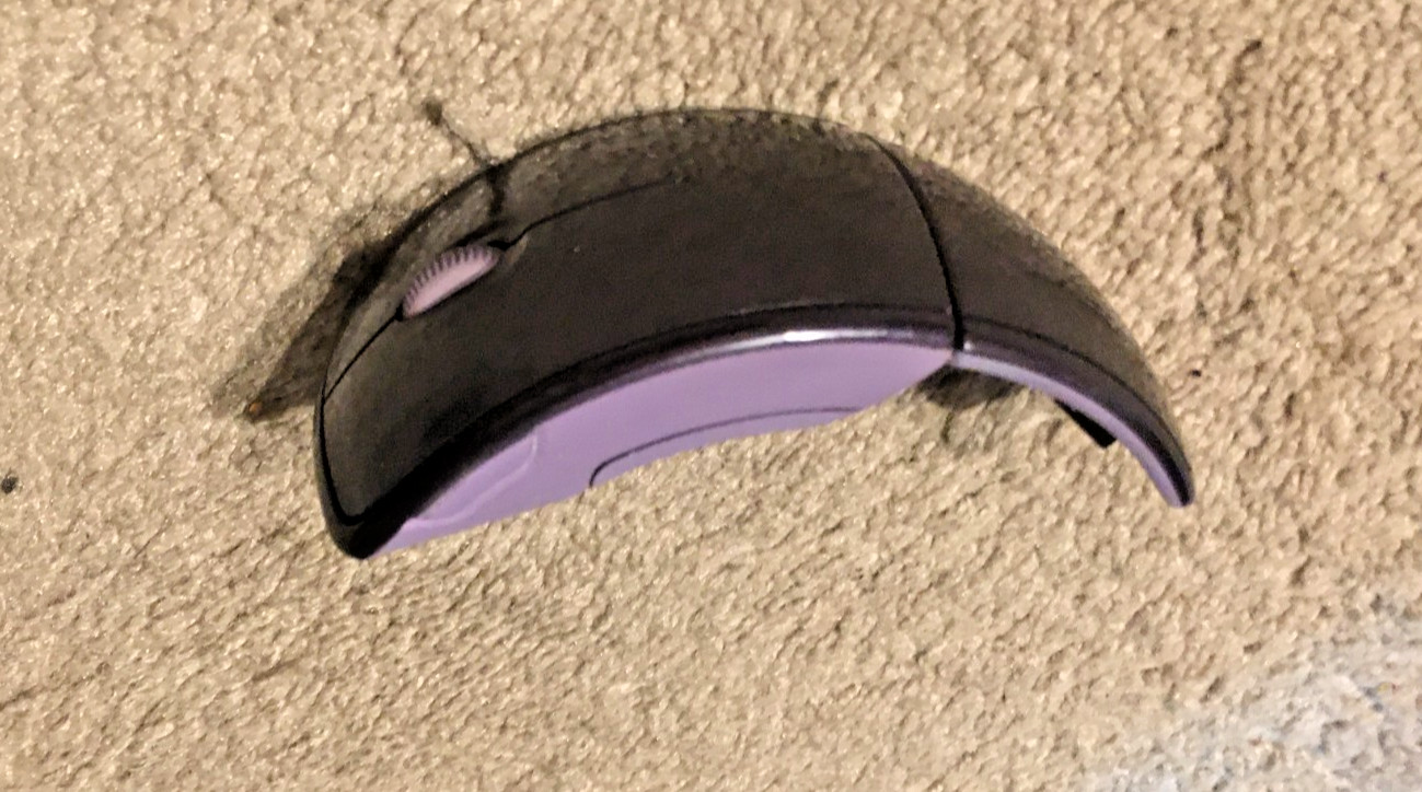 Microsoft Surface Arc Folding Mouse BlueTrack – Purple with Case : VGC