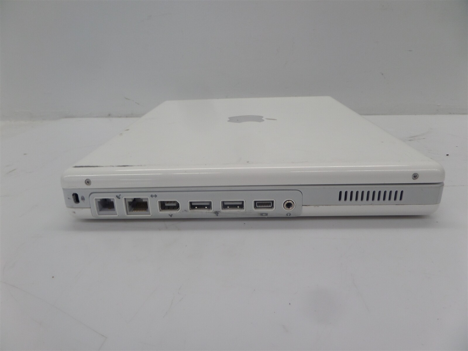 Apple iBook G4 12″ Laptop A1133 1.33GHz PowerPC 7447a CPU – No HDD