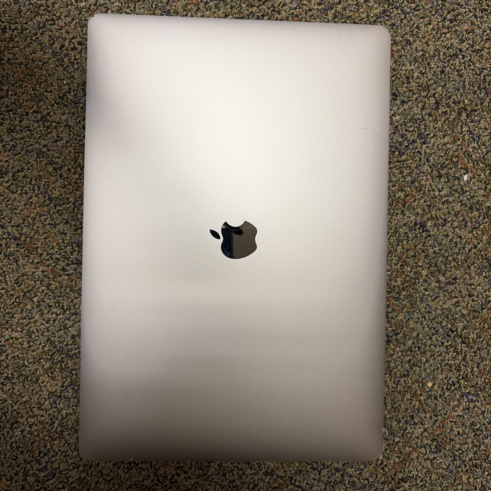 MacBook Pro 16 Touch Bar Space Gray 2019 i9 64GB 4TB Radeon Pro 5500M Good