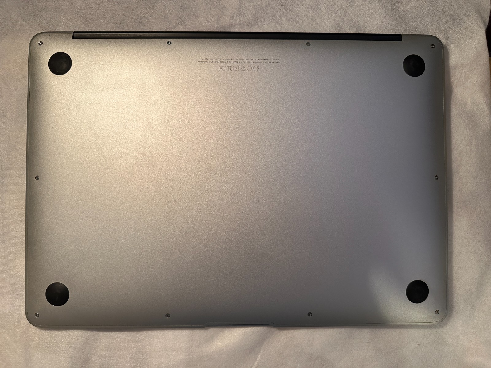 Apple MacBook Air 13.3 in (256GB SSD, Intel Core i5 5th. Gen., 1.6GHz, 8GB RAM)