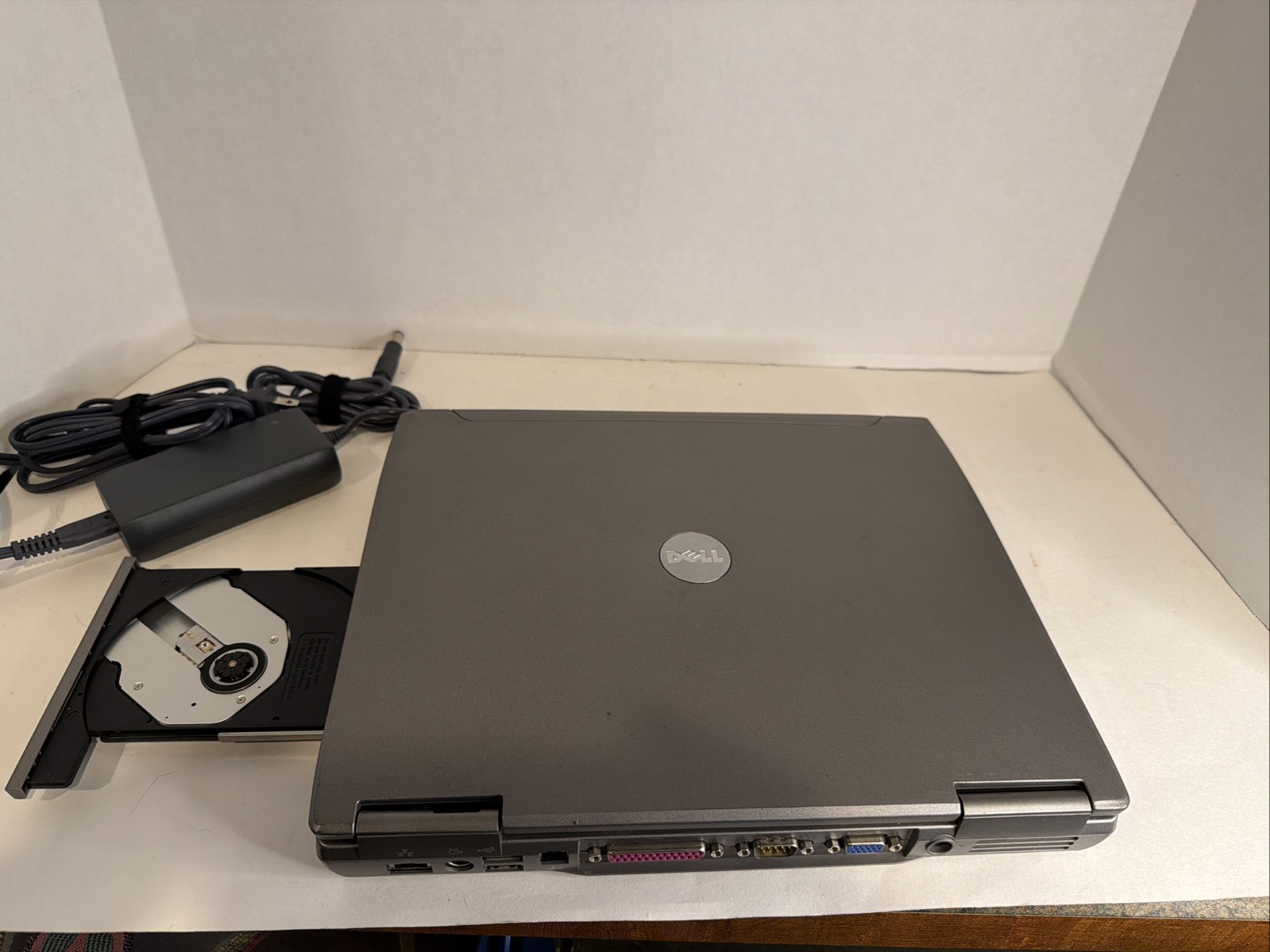 Dell Latitude D610 14” Laptop Intel Pentium M Processor Charger Working Computer