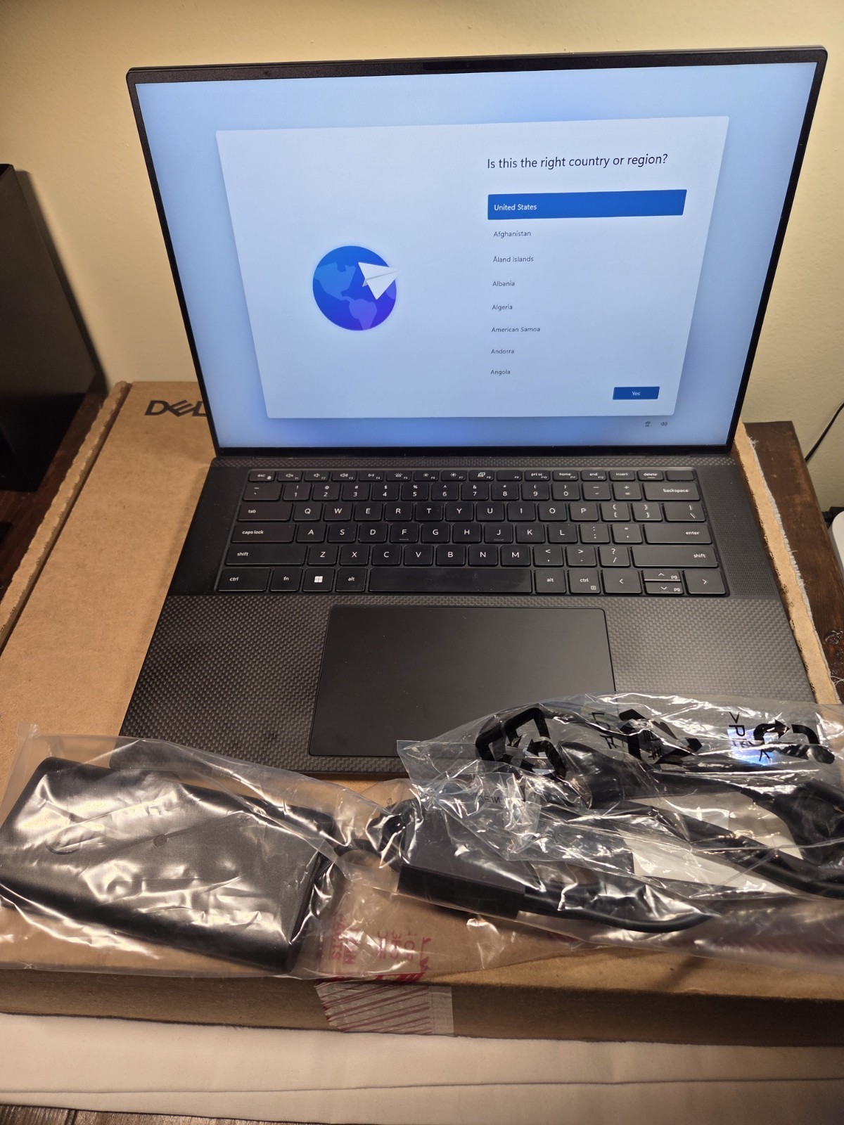 Dell XPS 15 9520 15.6″ i7-12700H 24GB | 512GB & 256GB RTX 3050Ti W11P Clean!!