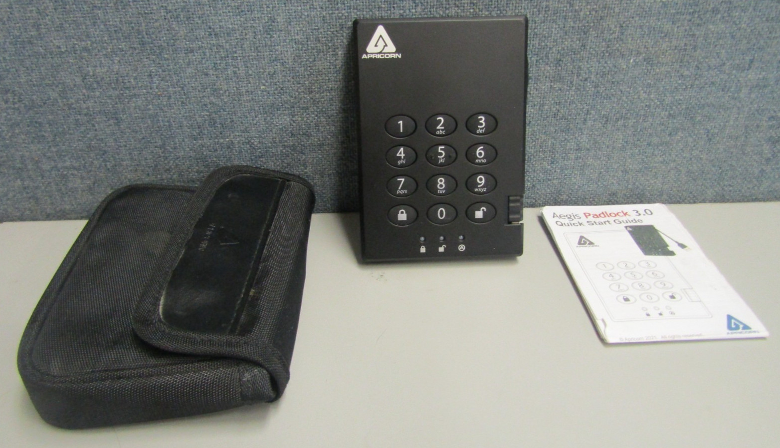 Apricorn Aegis Padlock 3 256-bit AES XTS Encryption 1TB A25-3PL256-1000