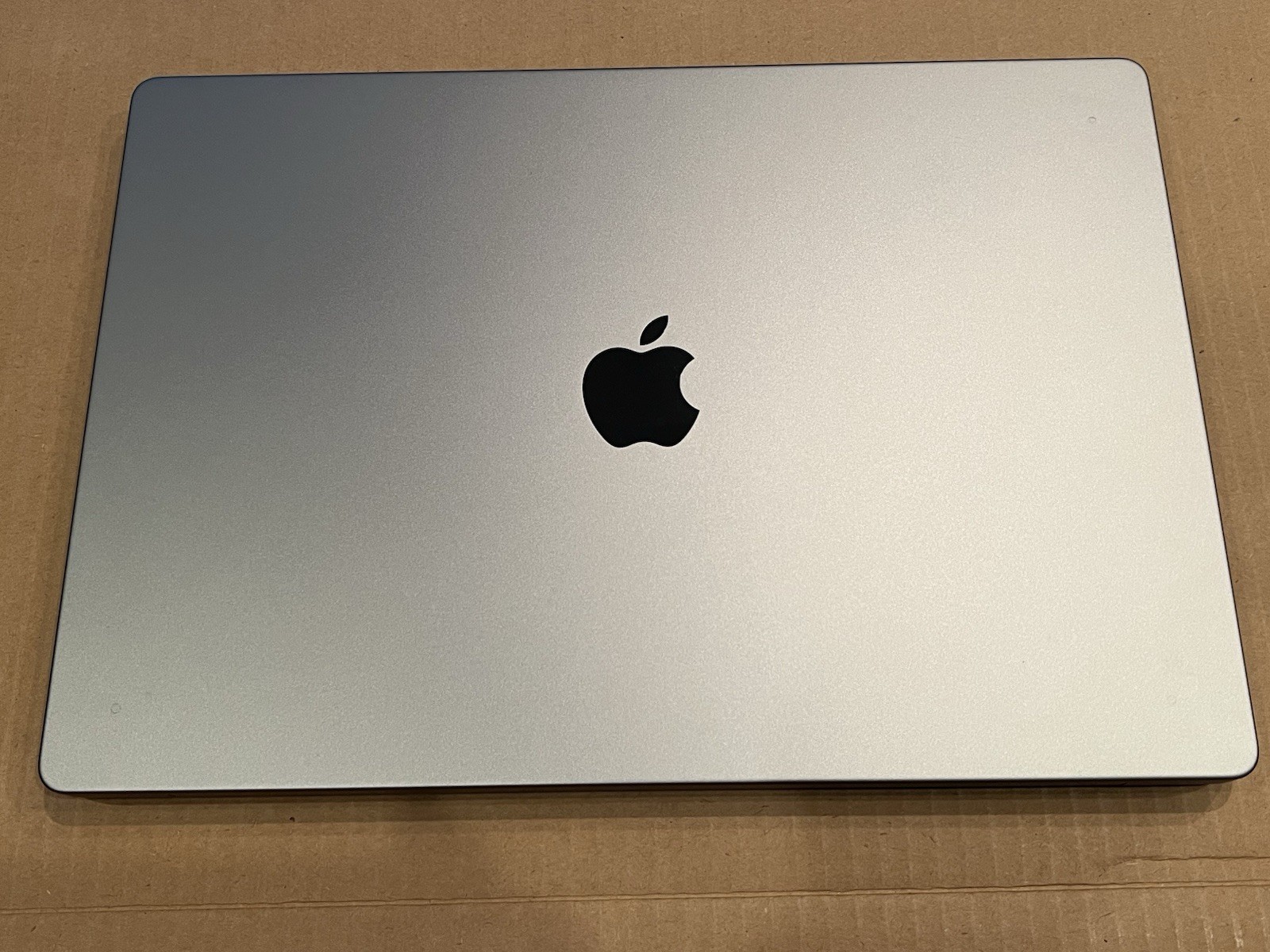 Apple MacBook M1 Pro 16″ 2021 10-Core 1TB SSD 32GB RAM A2485 BAD BATTERY