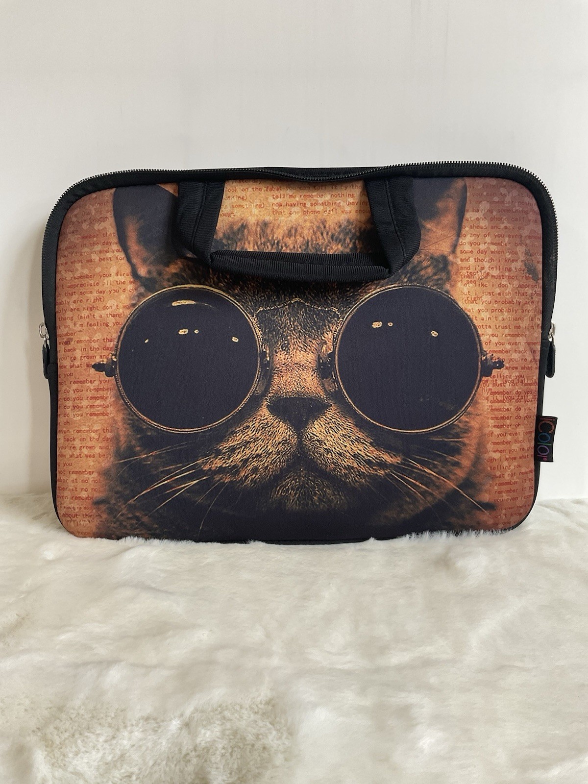 iColor Cool Cat with Sunglasses Laptop Sleeve – Vintage Newspaper Print