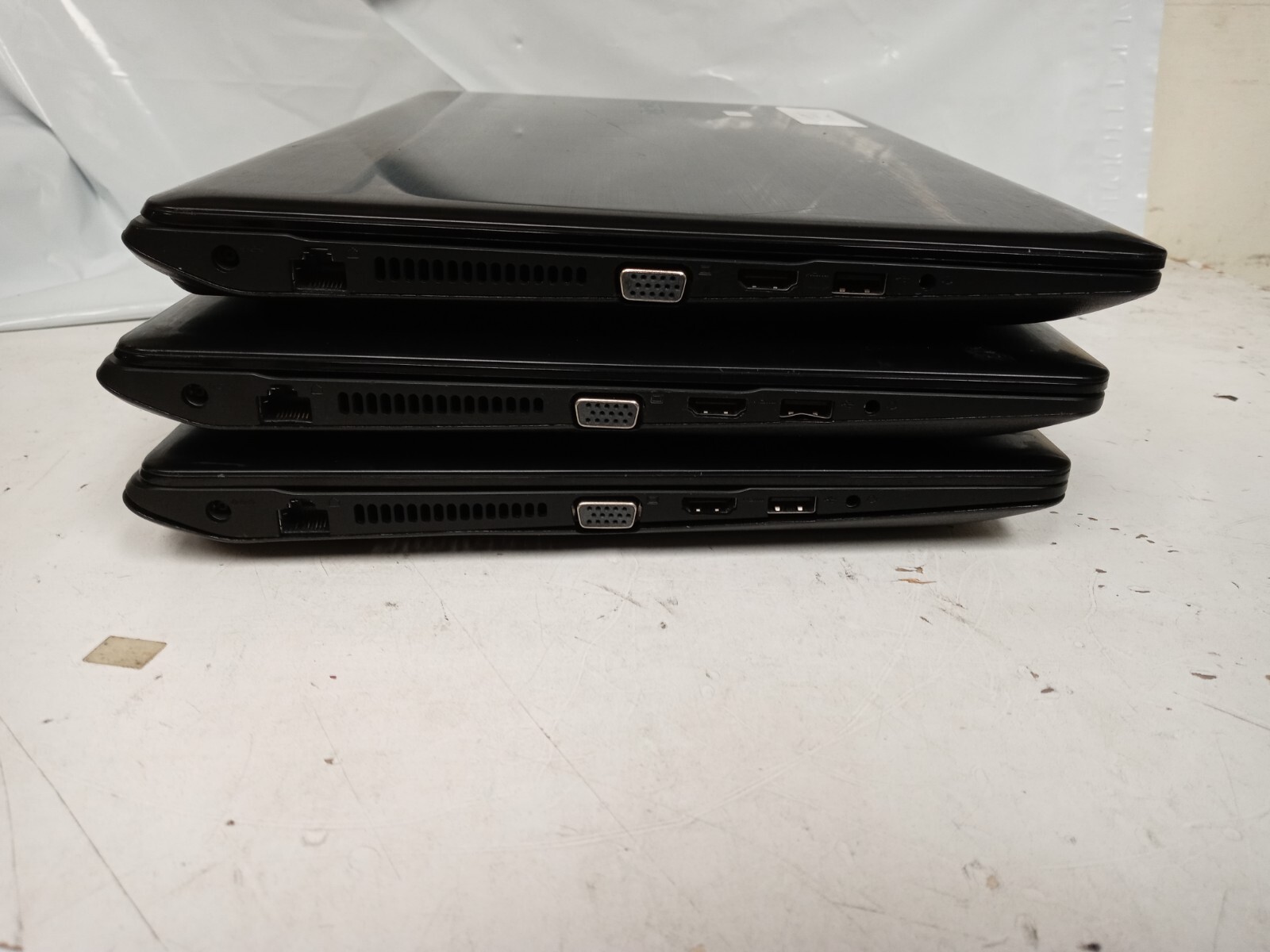 LOT OF 3 Samsung Laptop “NT371B5L (Intel i5, 8GB RAM, 0GB HDD HD530 Graphics)