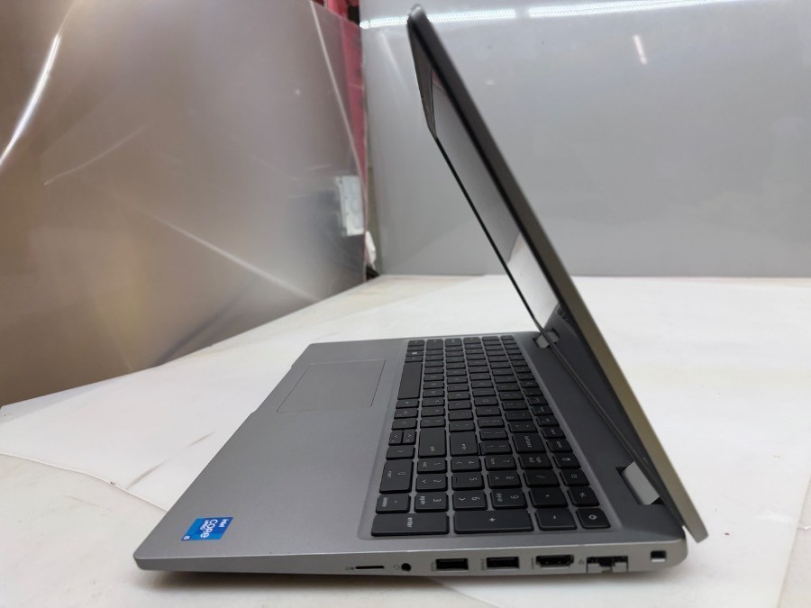 DELL LATITUDE 5520 i5-1145G7@2.60GHz 16GB RAM 256GB SSD NVMe W11P READ*