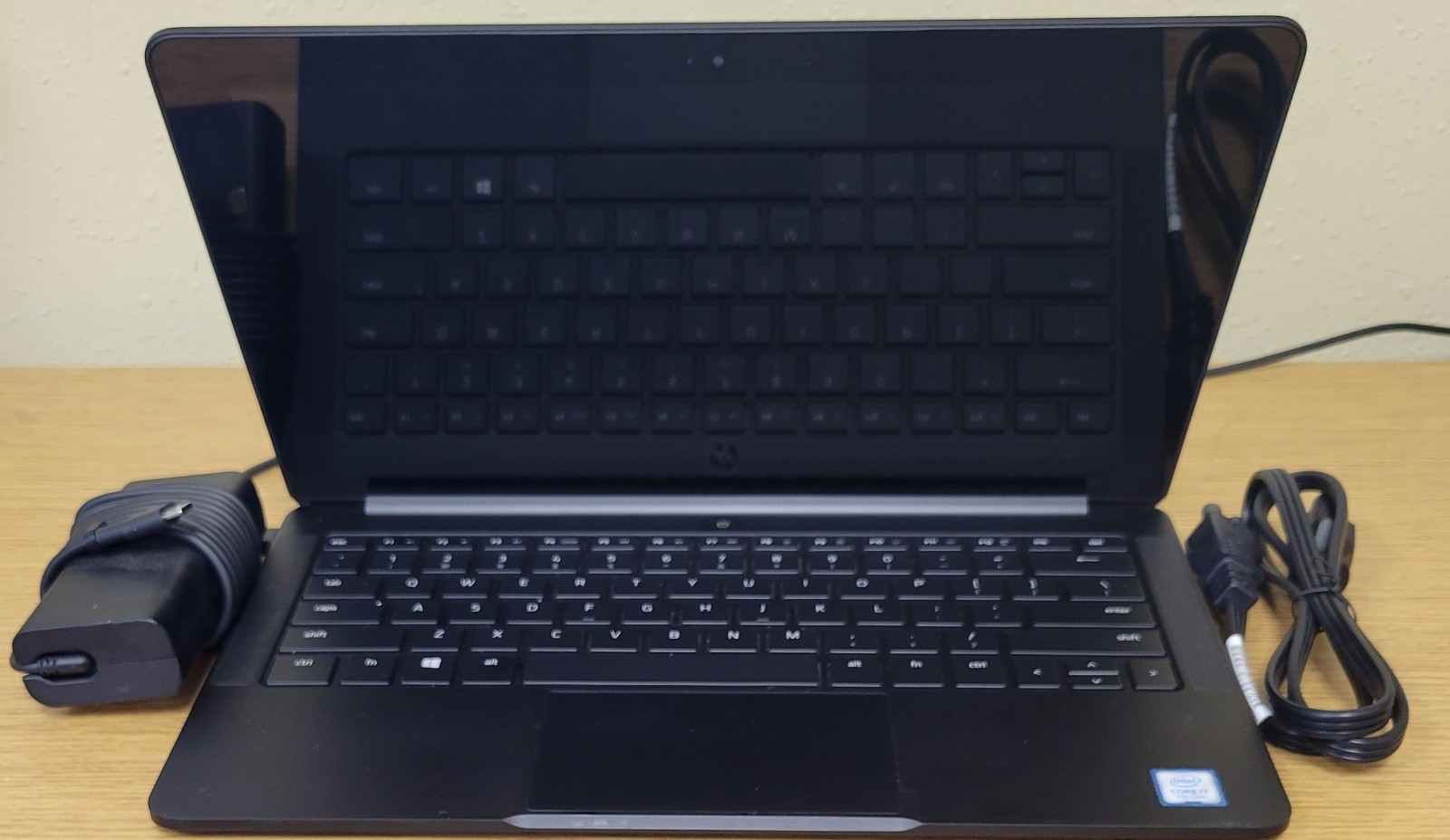 Razor Blade Stealth RZ09-0196 Gaming Laptop i7-7500U 2.70GHz 16GB 128GB No OS