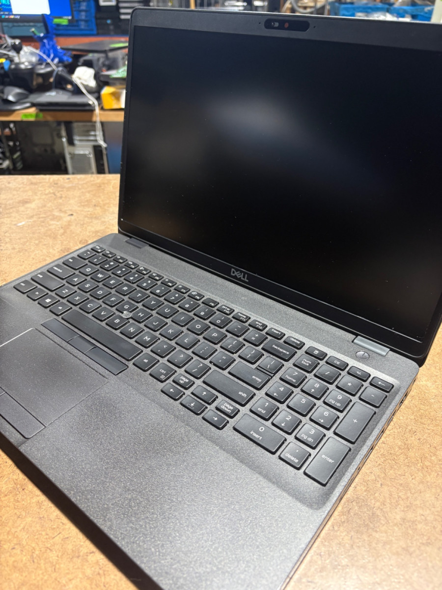 Dell Latitude 5500 15.6″ i5-8365U 16GB RAM 256GB SSD No Charger/OS