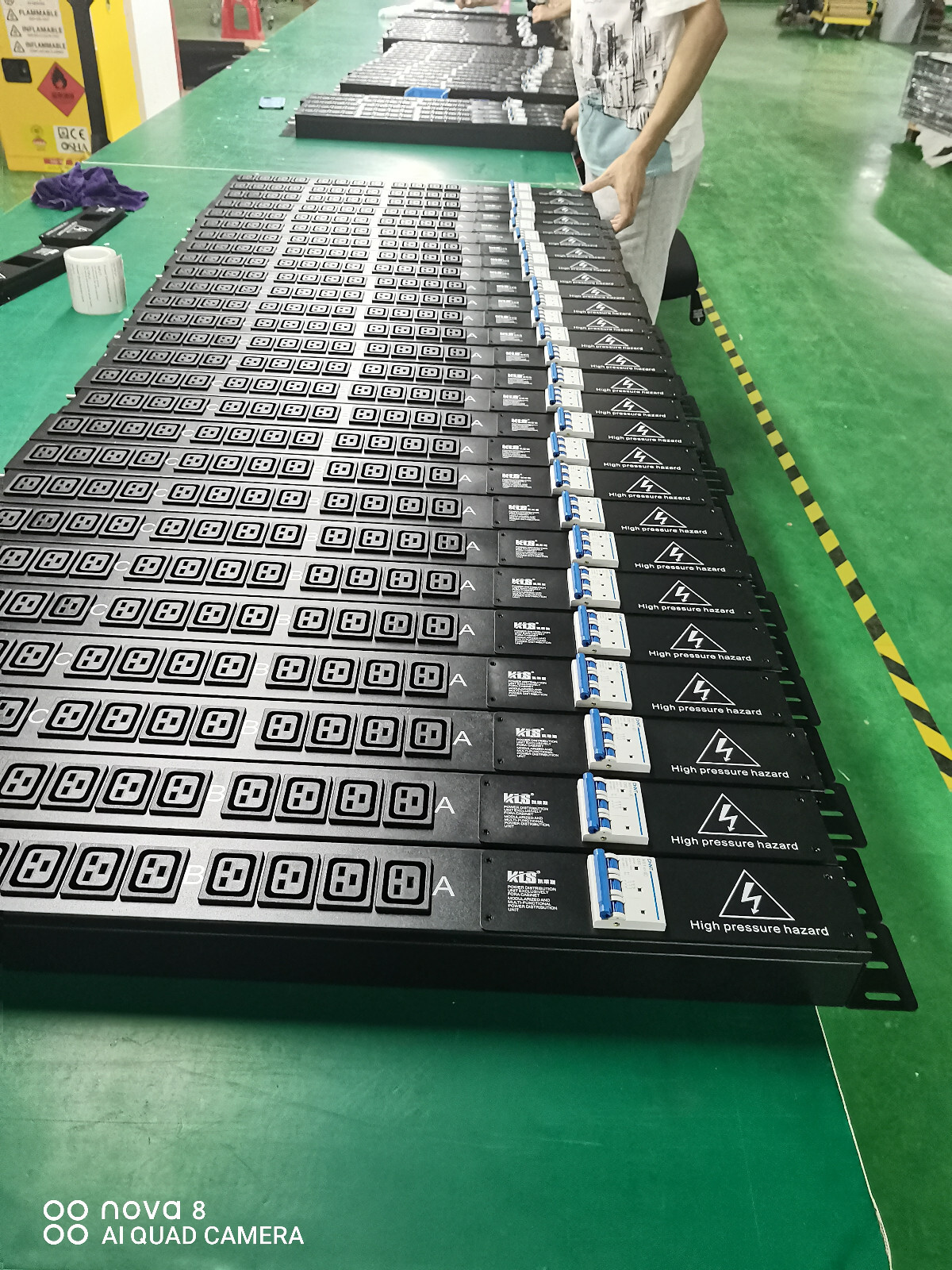 High Power Mining PDU 415V / 3 Phase (LLLNG) 12xC19 – Output 240V 63A Amp 45kW