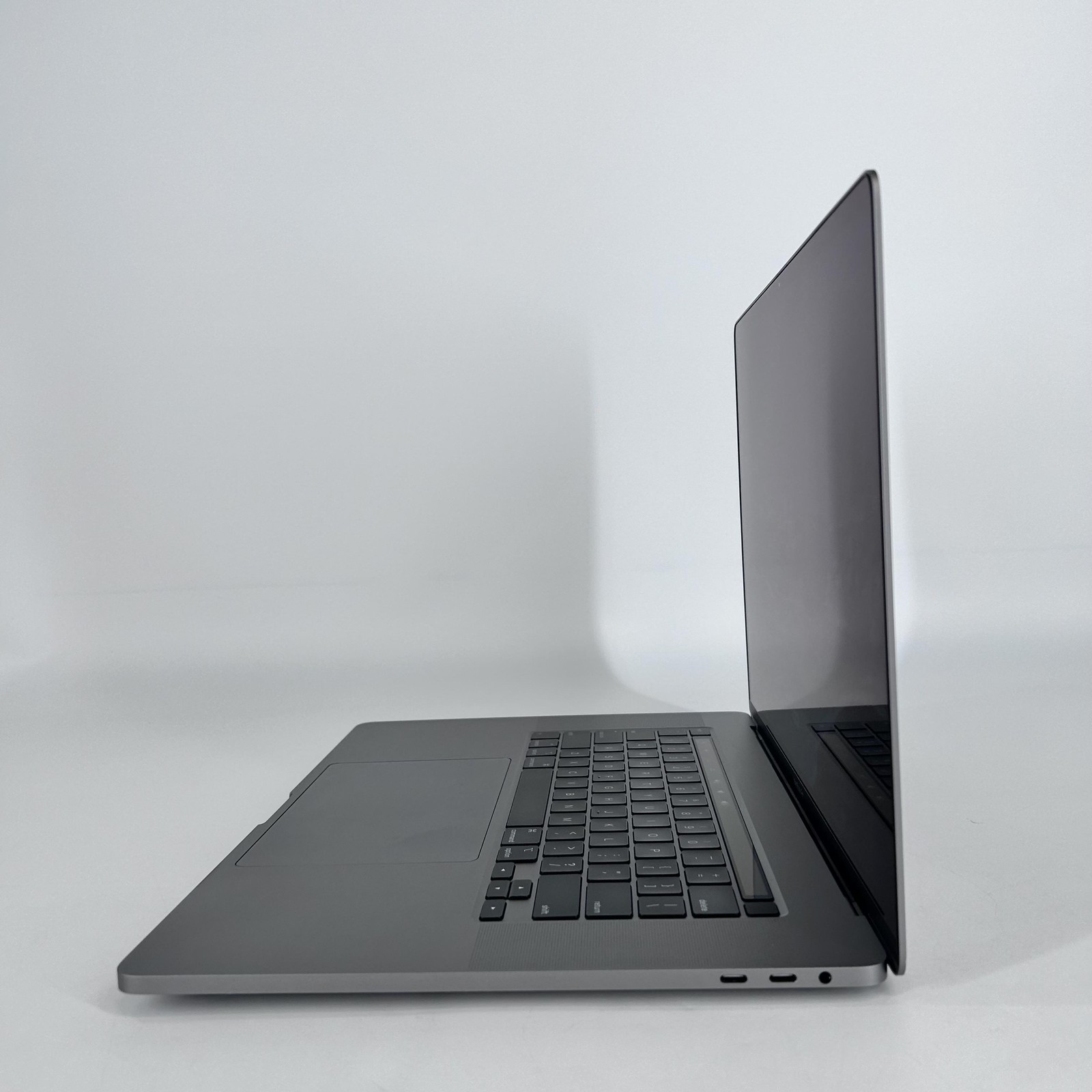 MacBook Pro 16 Touch Bar Space Gray 2019 2.3GHz i9 32GB 1TB SSD Radeon Pro 5500M