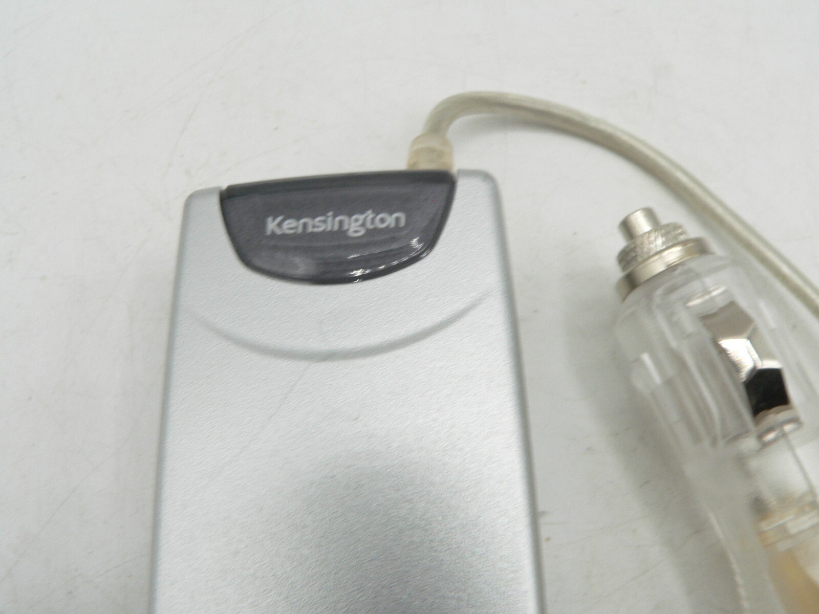 Kensington 33057 Car / Airplane Air Universal Laptop Power Adapter for APPLE!