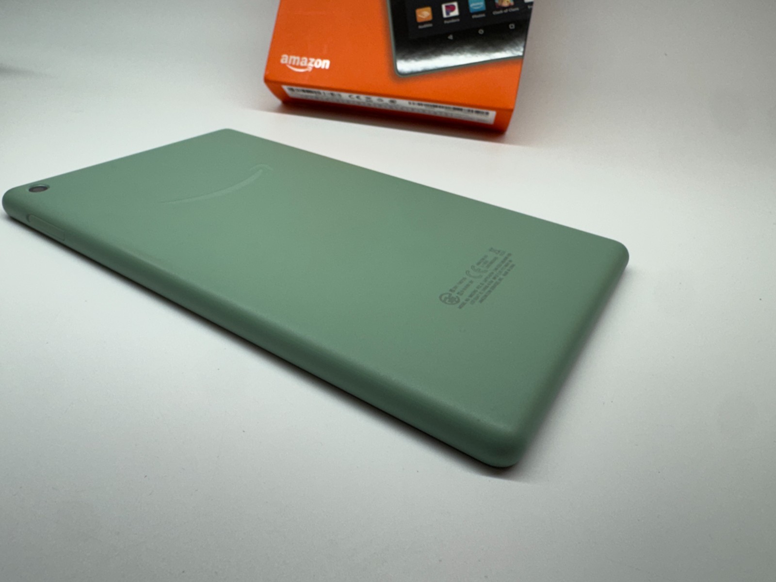 Amazon Fire 7 Tablet With Alexa 7″ Display 16 GB 9th Generation Sage Green WORKS