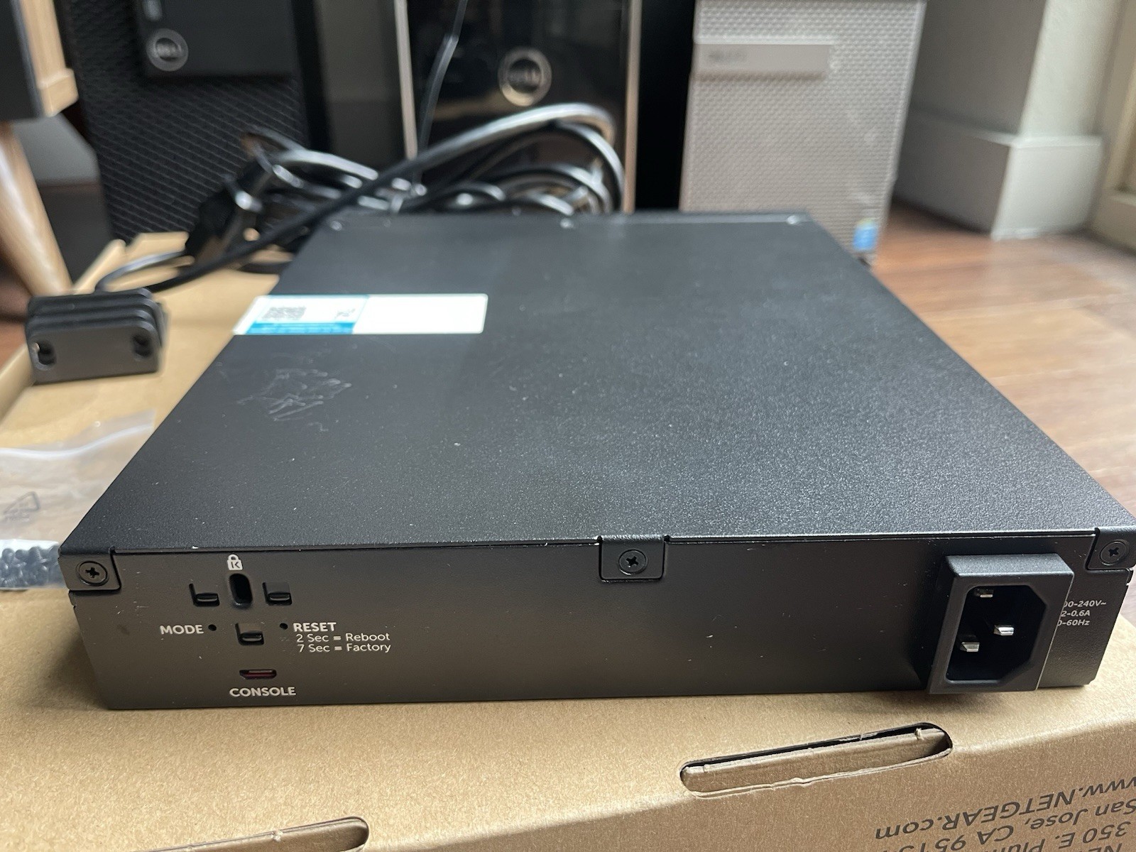 Dell X1018 Smart Managed Switch 16-Port Gigabit Ethernet