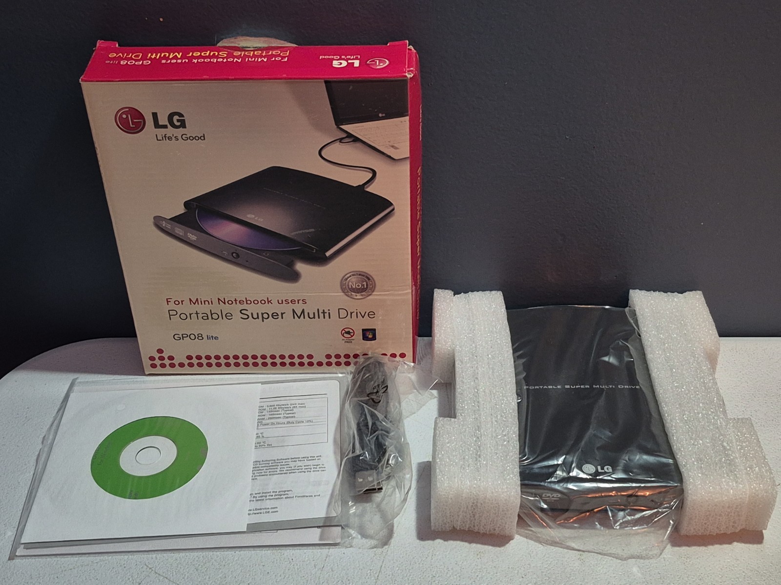 LG GP08 Lite Portable Super Multi Drive External DVD Writer USB Complete in Box