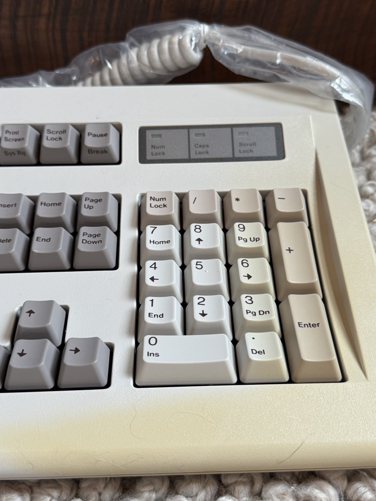 NOS Vintage Unisys PCK-101 Mechanical Keyboard AT 5-Pin DIN Beige NEW 90’s IBM