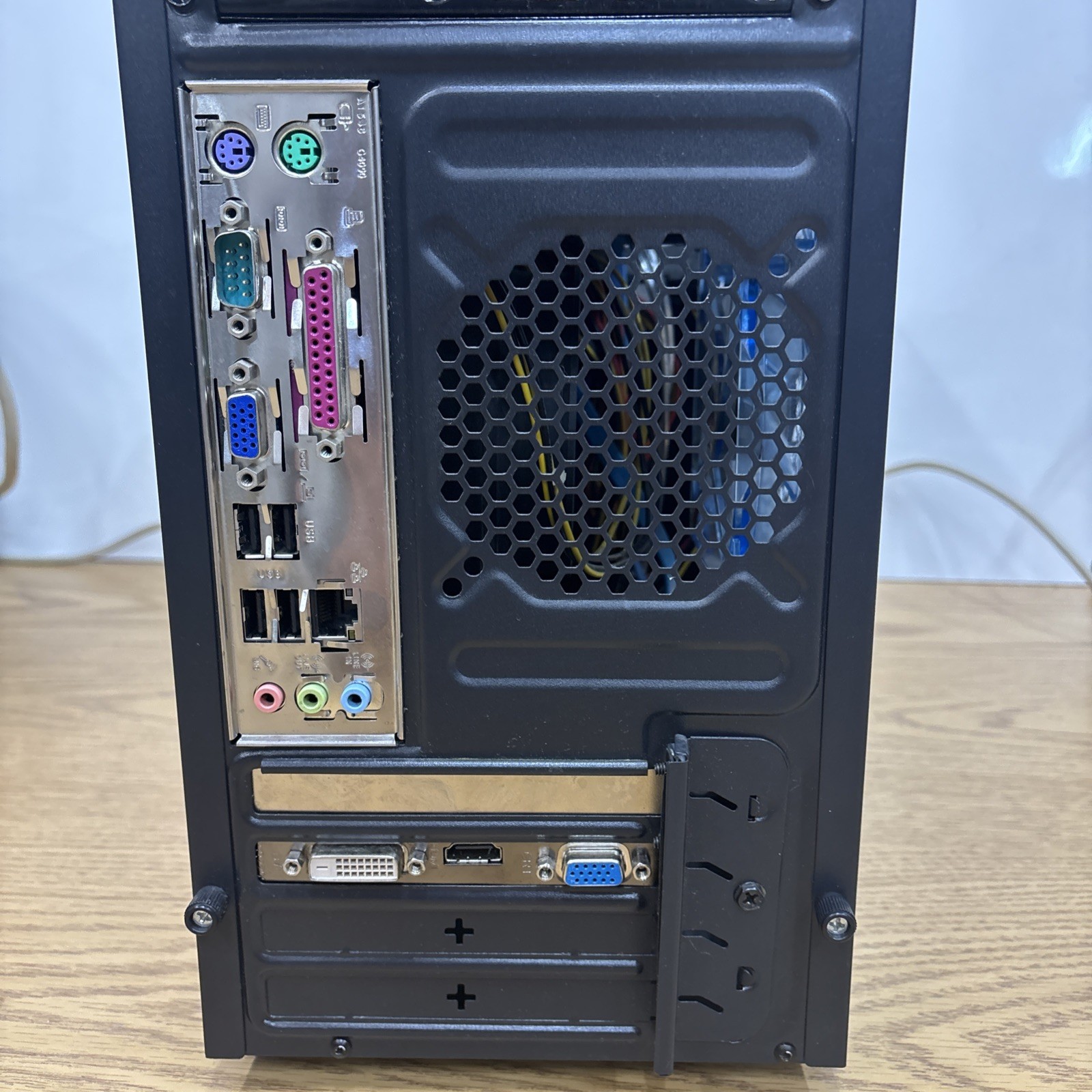 Custom Desktop PC ***Unknown Specs – Turns On***Parts/Repair