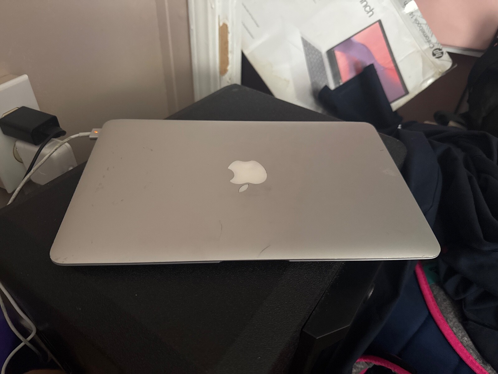 Apple MacBook Air 13.3″ (128GB SSD, Intel Core i5 5th Gen., 1.60GHz, 4GB RAM)…