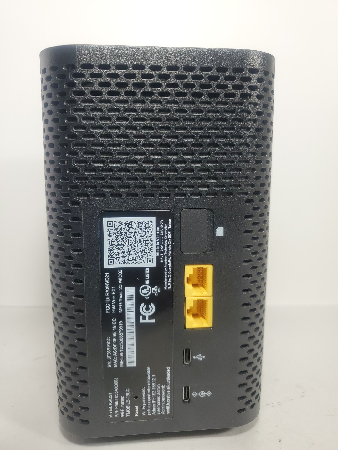 T-Mobile Internet 5G Gateway Arcadyan KVD21 Router w/USB-C Adapter