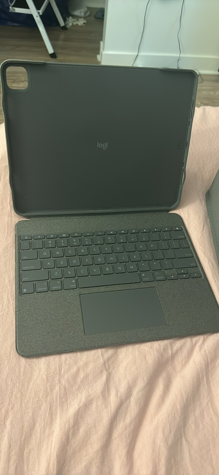 UsedLike New Logitech Combo Touch Keyboard Case for 12.9″ Apple iPad Pro 5th Gen