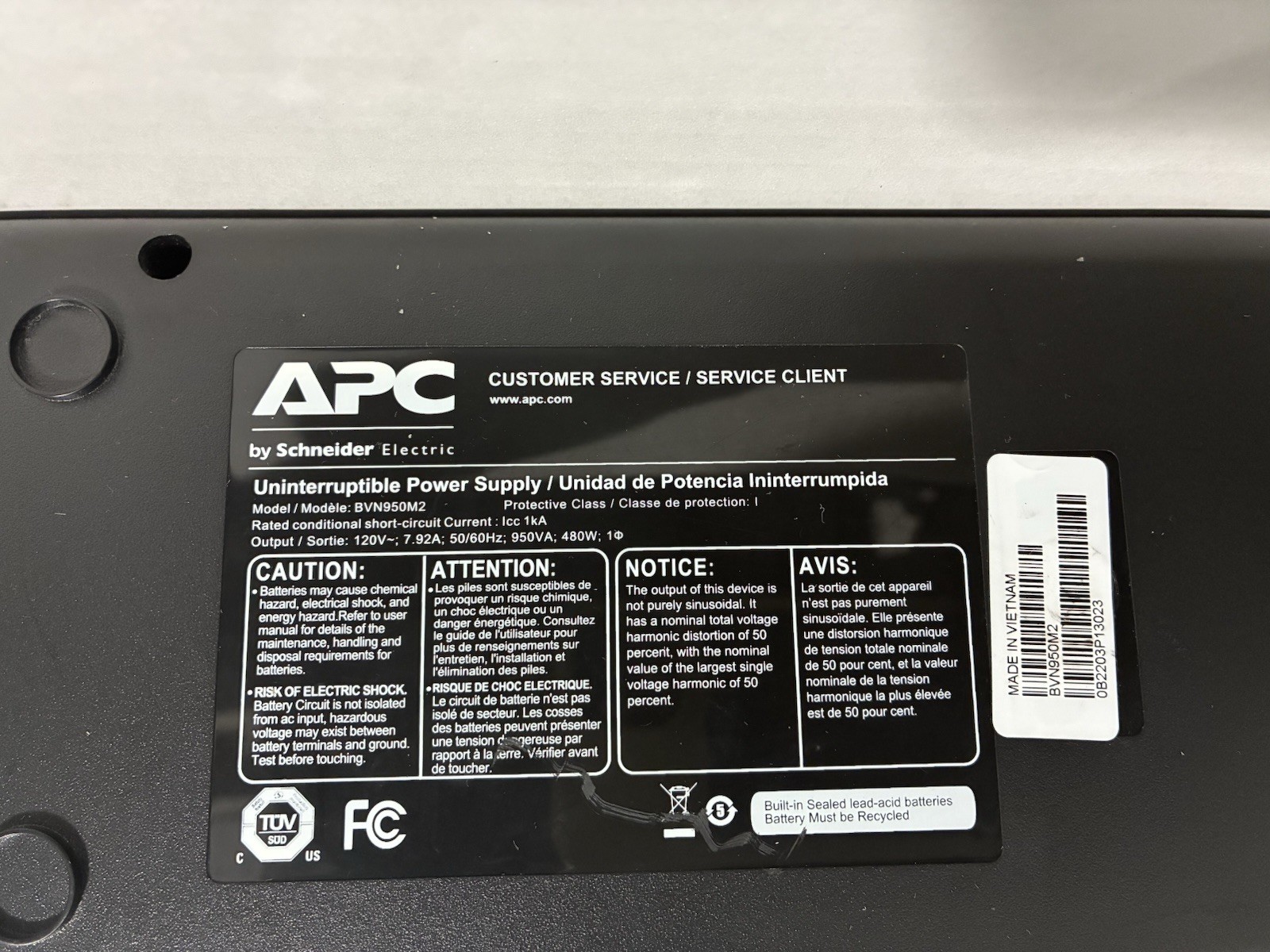 APC UPS Battery Backup 950VA/480W For Gaming PC / Uninterruptible Power Supply