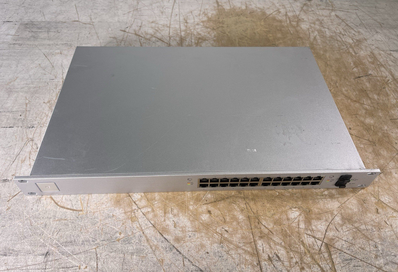 UBIQUITI US-24-250W 24-PORT GIGABIT ETHERNET SWITCH – (FOR PARTS)