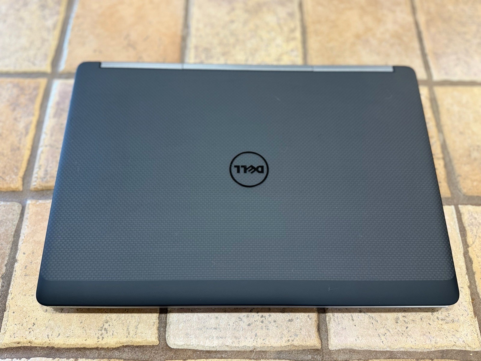 Dell Precision 7520 15.6″ 4K UHD i7-7920HQ 16GB RAM 256GB SSD 1TB HD M2200 4GB
