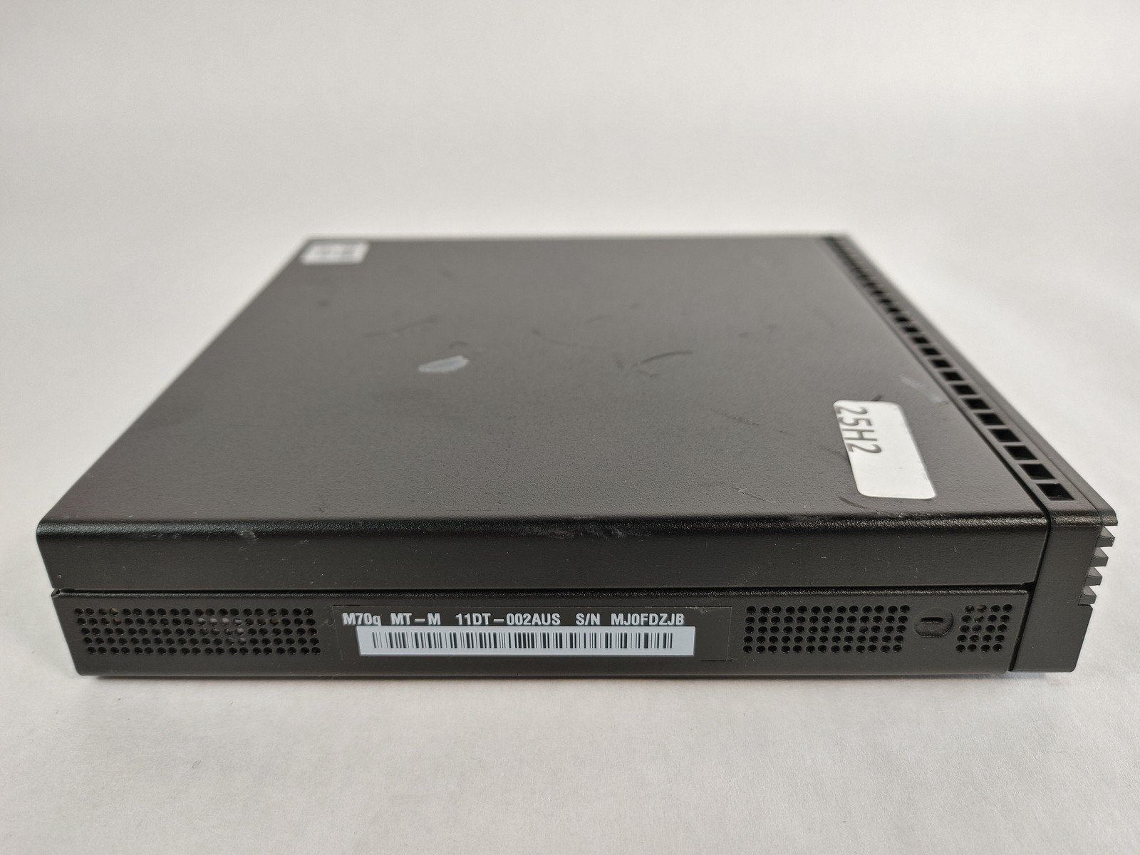 Lenovo ThinkCentre M70q Gen 1 Core i5-10400T 2.00 GHz 16 GB DDR4 256 GB NVMe