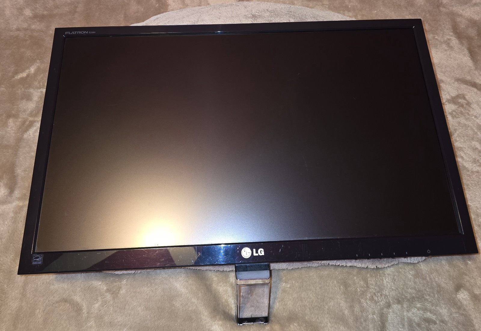 LG E2360V-PN Glossy Black 23″ 1080p 5ms Full HD LED BackLight LCD Monitor Slim