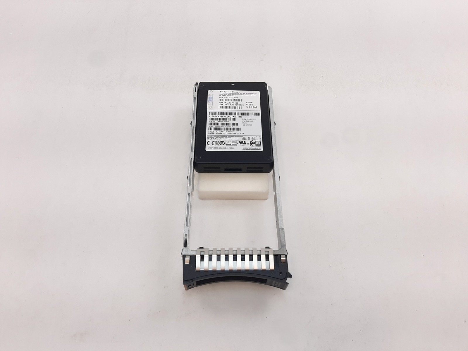 IBM System Storage 3.84TB 2.5″ 12Gb SAS Flash Drive, With Caddy, FRU 02PX542 C4*