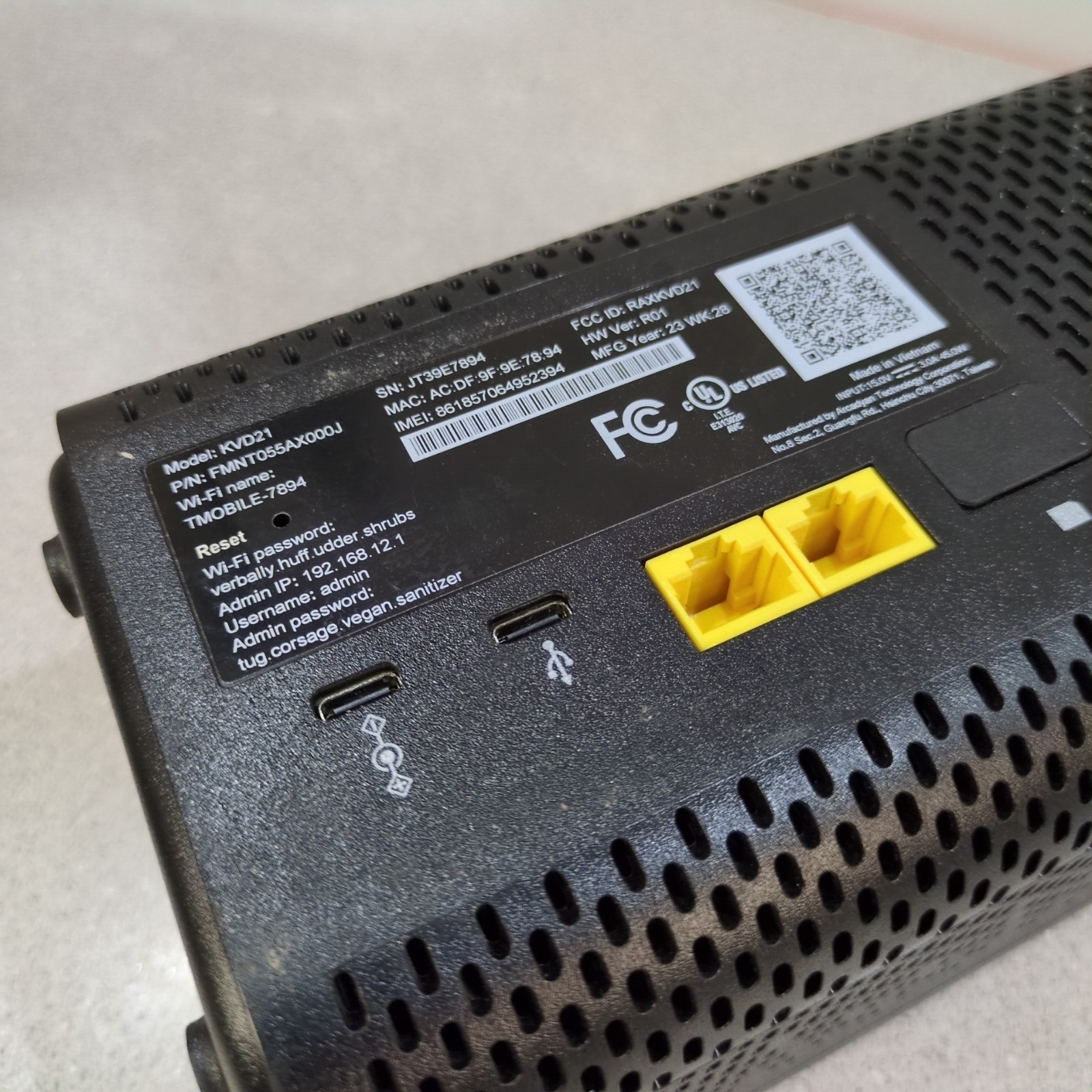 T-Mobile ARC KVD21 5G Home Internet Wi-Fi Gateway – Black – Used NO AC ADAPTER