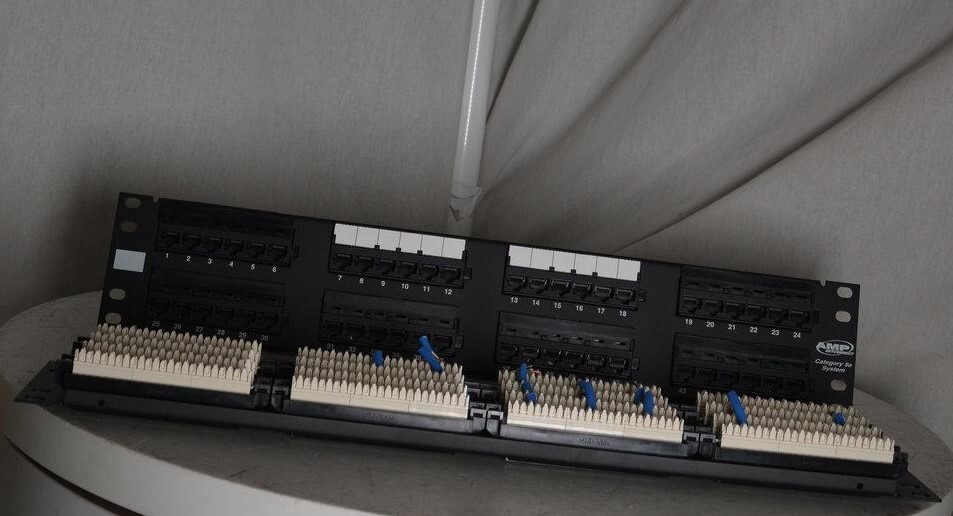 Lot of 2*AMP NetConnect 406331-1 DC05 15 Universal Wiring Cat 5E Patch Panel