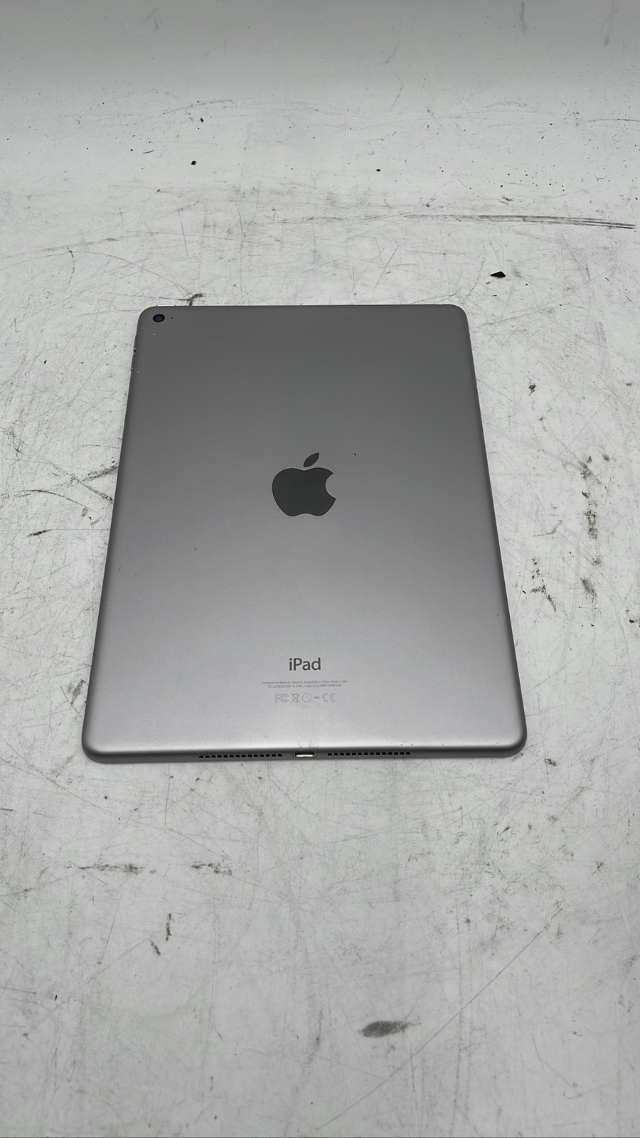 Apple iPad Air 2 A1566 9.7″ Space Gray Wi-Fi Tablet